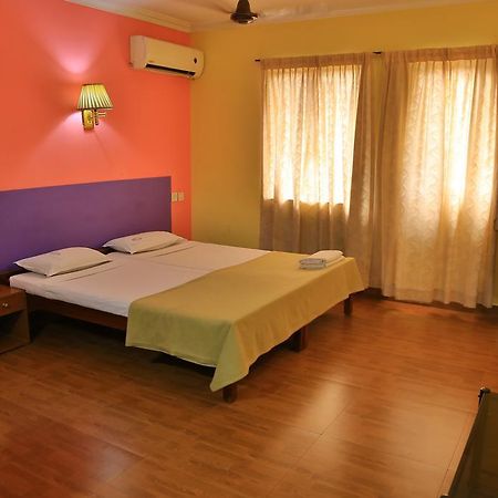 Hotel Srinivas Kochi Buitenkant foto