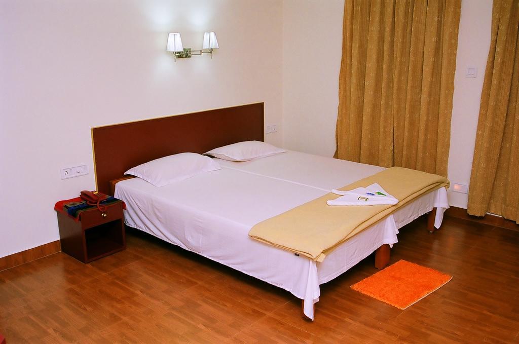 Hotel Srinivas Kochi Buitenkant foto