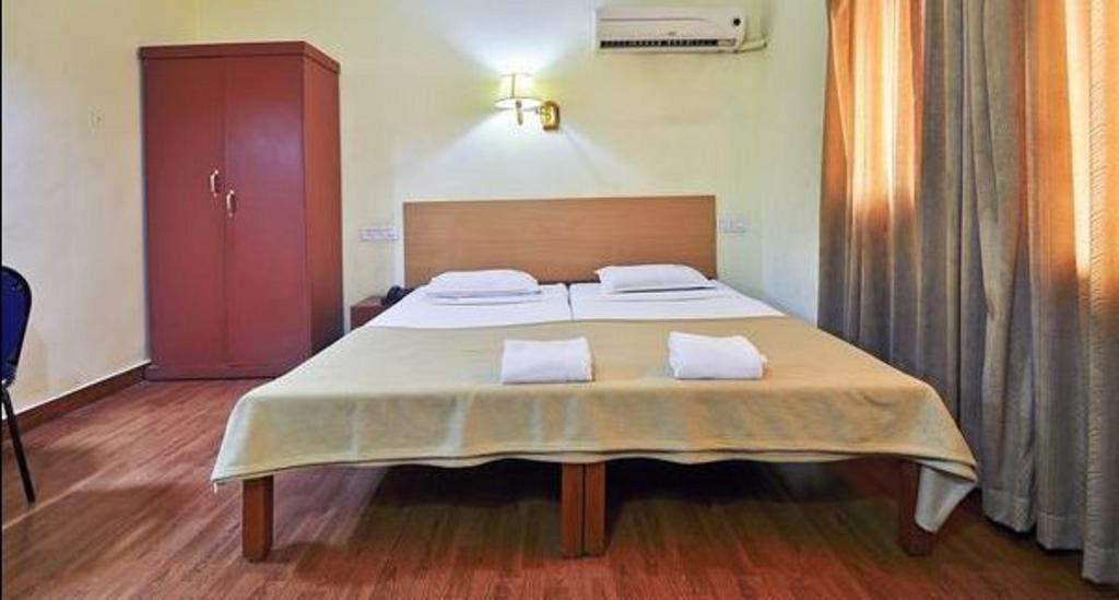 Hotel Srinivas Kochi Buitenkant foto