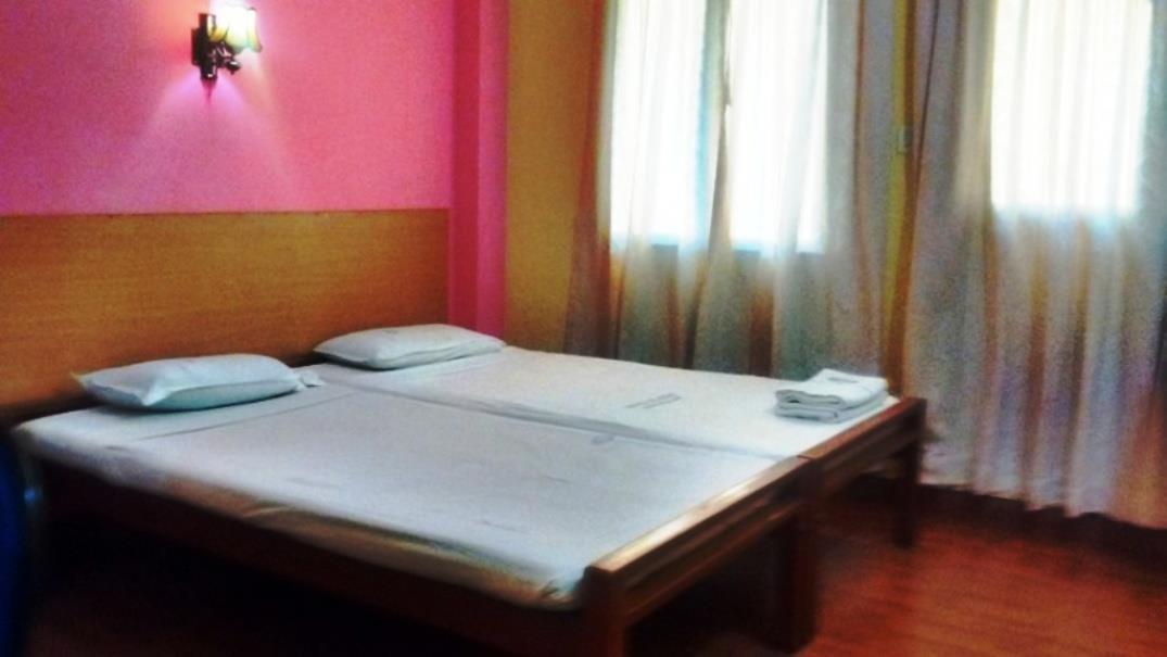 Hotel Srinivas Kochi Buitenkant foto