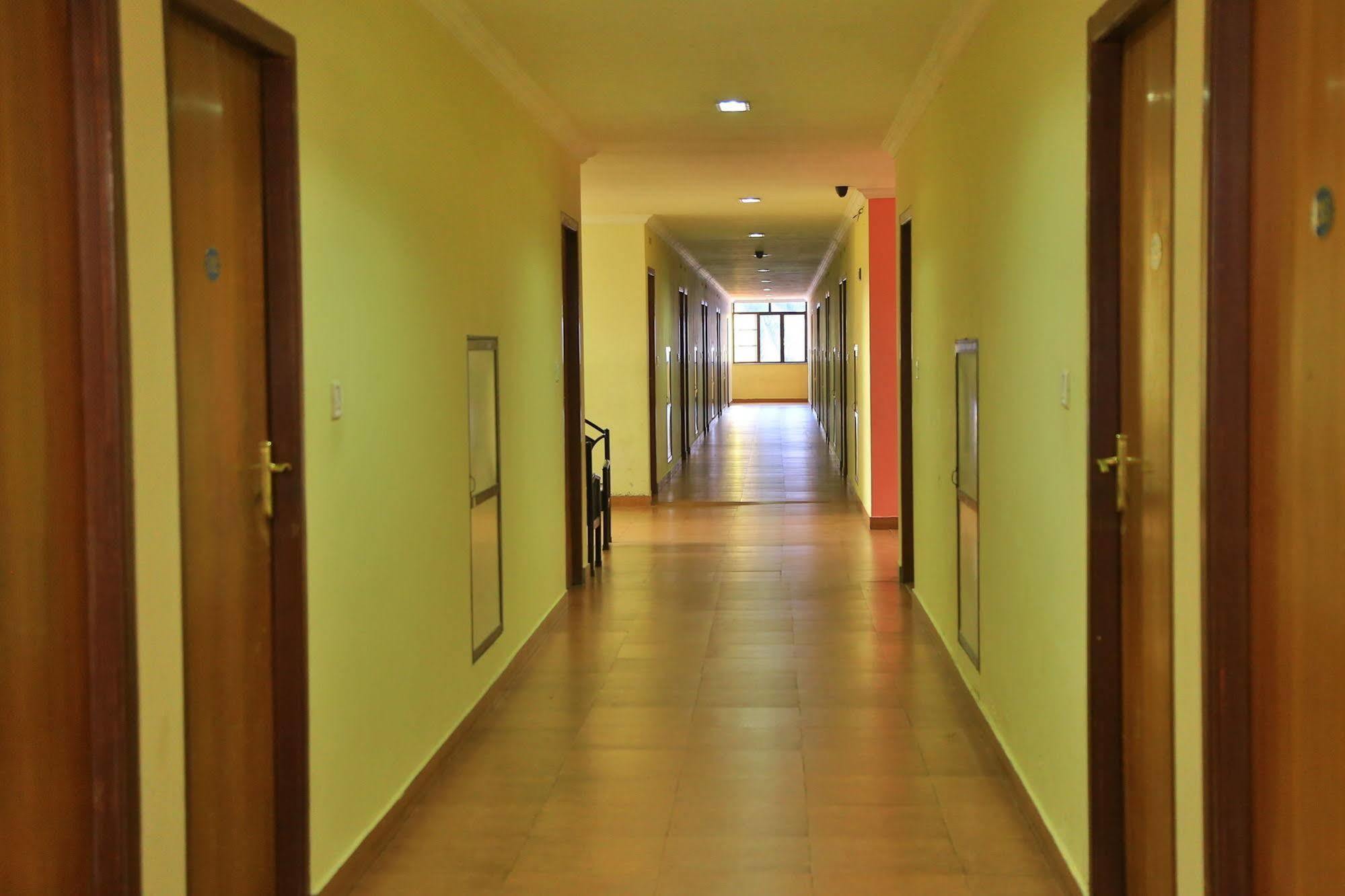 Hotel Srinivas Kochi Buitenkant foto