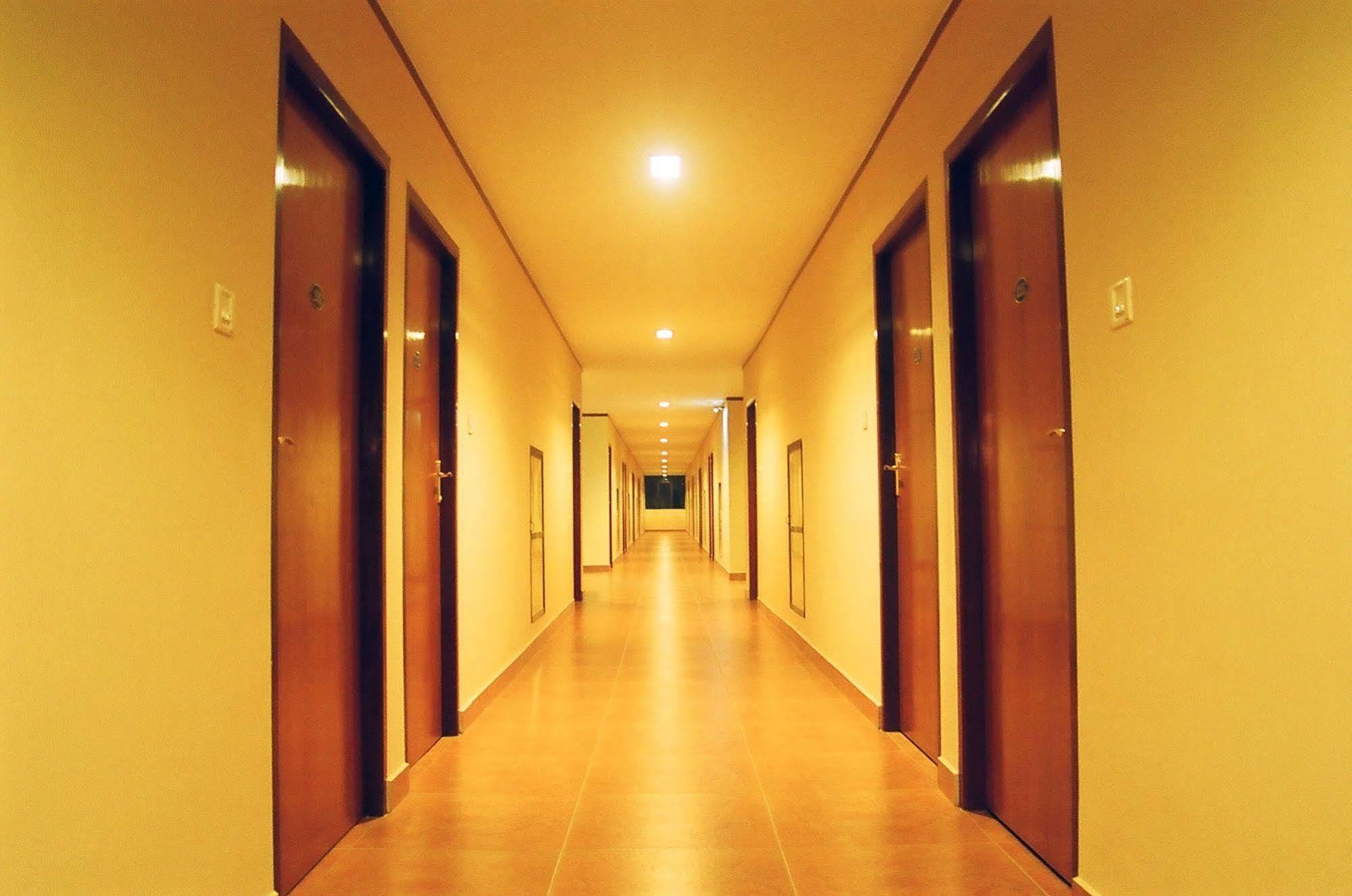 Hotel Srinivas Kochi Buitenkant foto