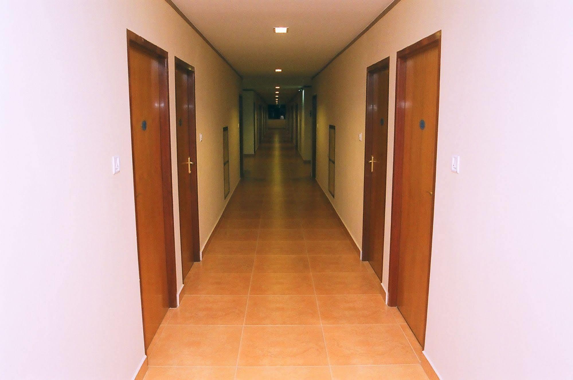 Hotel Srinivas Kochi Buitenkant foto
