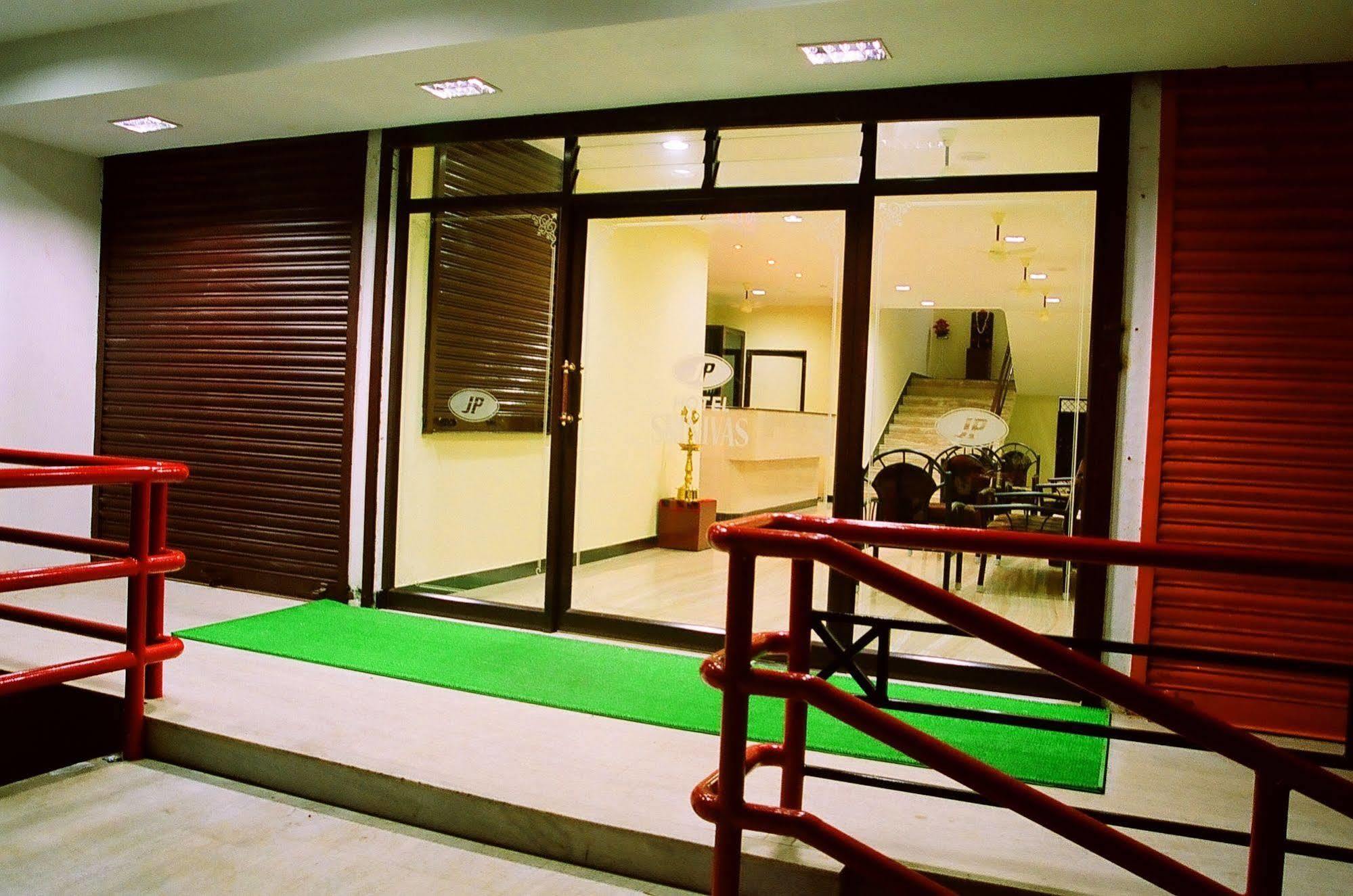 Hotel Srinivas Kochi Buitenkant foto